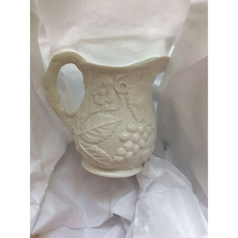 Italian Pitcher Jug Amora Raised Berries Leaves, Grape Clusters B26